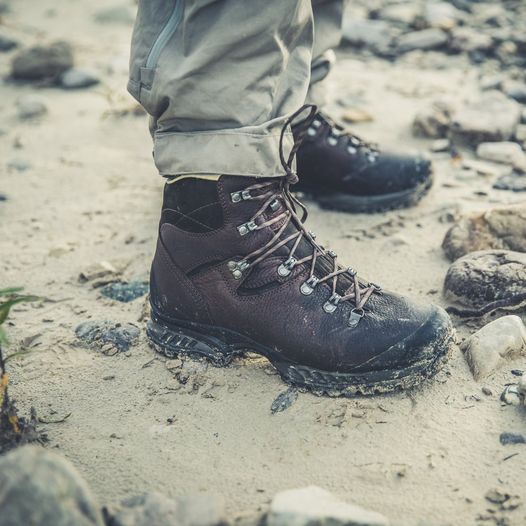 Alles rund um Wanderschuhe mit den ReisefieBären Katrin und Yannick